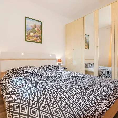 Korina By Interhome *