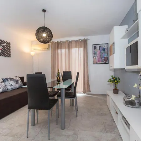 Korina By Interhome *
